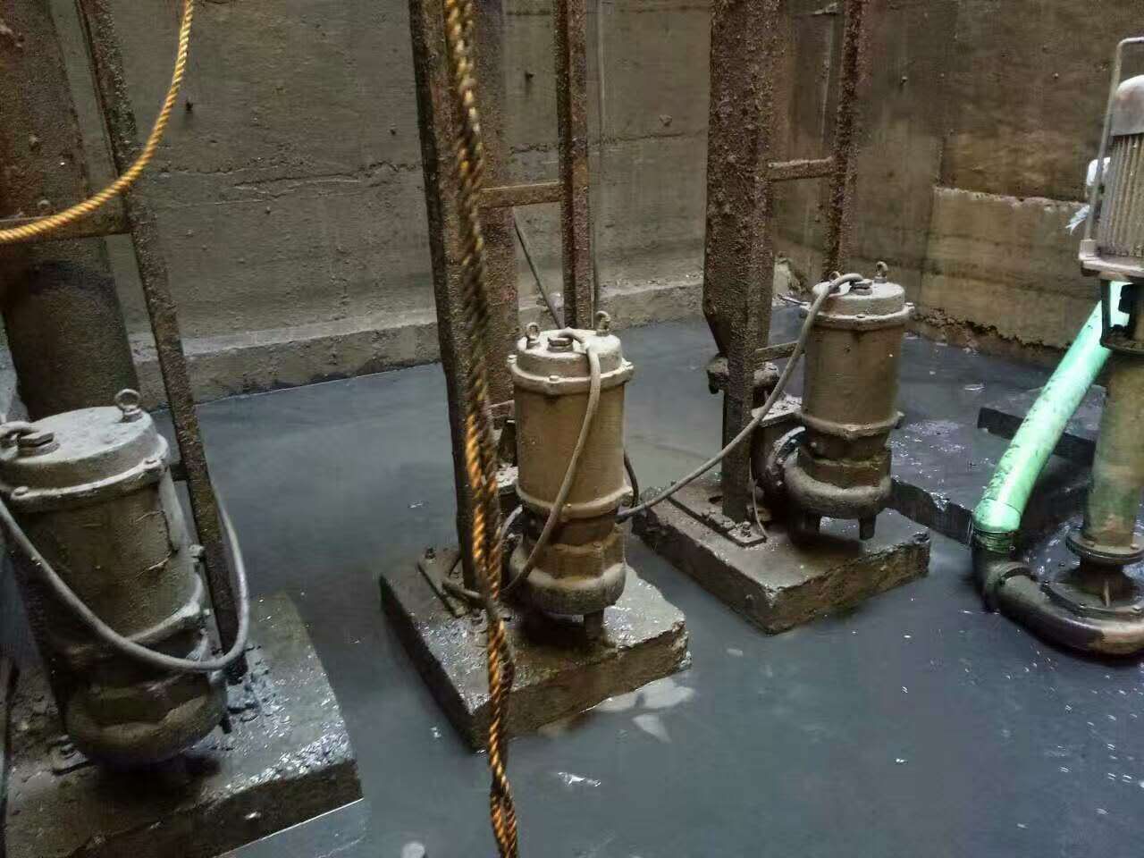 靖安污水池清理